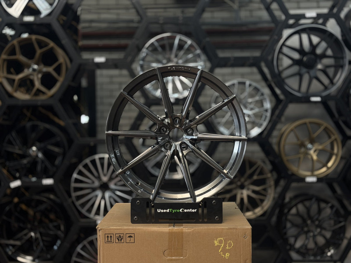 Flowform 10-spaaks velg in Hyper Black