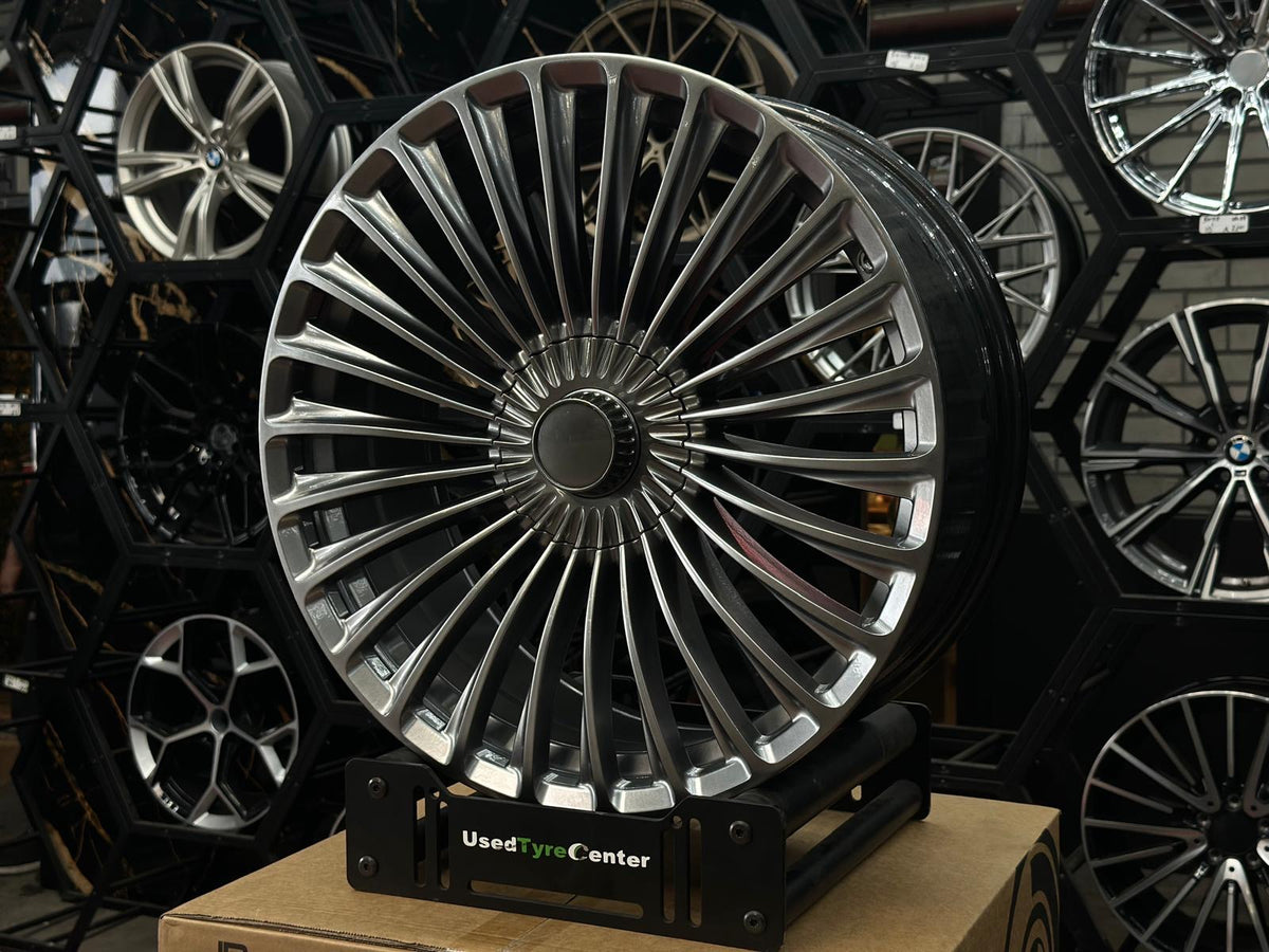 19" Maybach Style Hyper Black Breedset - 5x112